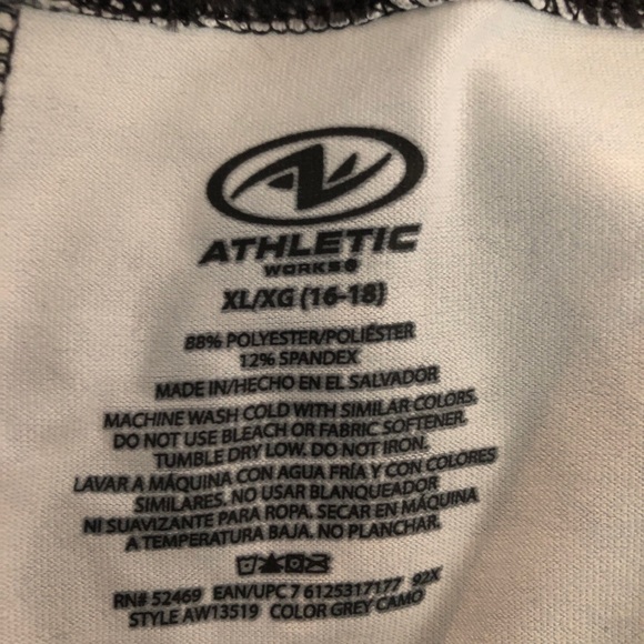 ATHLETIC WORKS Womens Leggings Size XL 16-18 Camouflage NWOT - Picture 3 of 6